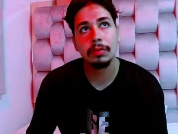 Chaturbate Private Sex Chat of apolo_bigcock01