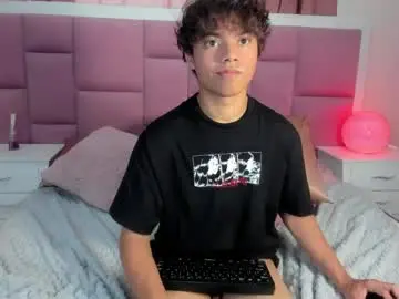 Chaturbate Live Sex Cam of honeymoon_sariel