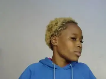 Chaturbate Live Sex of lola_seventy