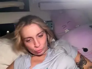 Chaturbate Live Sex Cam of lolaa555