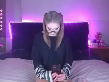 Chaturbate Live Sex Cam of shysweetrish