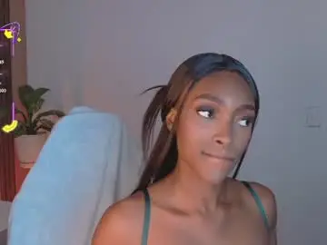 Chaturbate Live Sex Cam of ahvi_ebony
