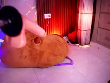 Chaturbate Live Sex Cam of cherrygh_