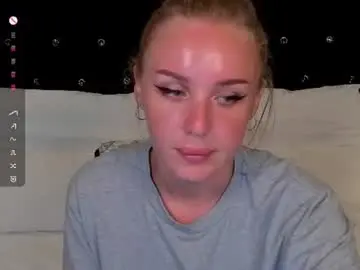Chaturbate Live Sex Cam of lushcherry