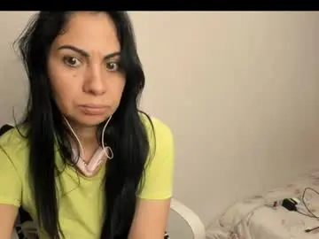 Chaturbate Free Porn Cam of saralunabella02