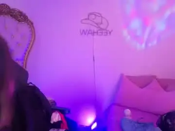 Chaturbate Live Sex Cam of isabela_tay