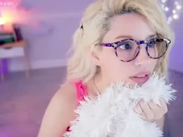 Chaturbate Nude Webcam of cherrycrush
