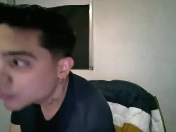 Chaturbate Live Sex Cam of garypinepineapple