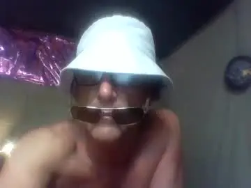 Chaturbate Live Porn of hung1forfun69