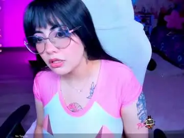Chaturbate Live Sex Cam of alyssaromanova