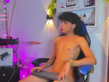 Chaturbate Live Sex Cam of _taylor_black