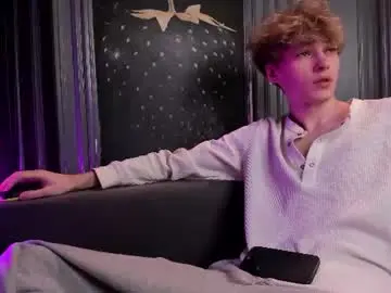 Chaturbate Live Porn of curlytwinkboy