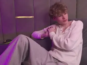 Chaturbate Nude Webcam of curlytwinkboy