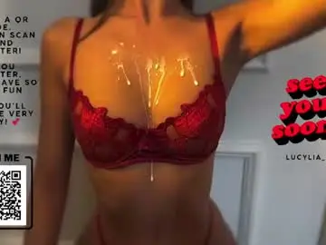 Chaturbate Nude Webcam of lucylia_
