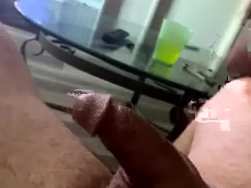 Chaturbate Free Porn Cam of bigswollenhead4u