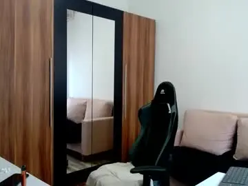 Chaturbate Nude Webcam of darius_94