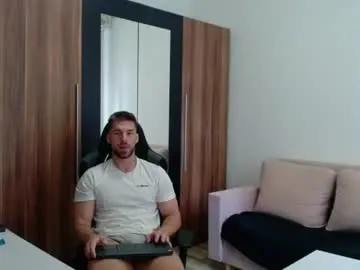 Chaturbate Live Sex Cam of darius_94