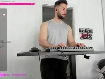 Chaturbate Free Live Porn of hard_chriss