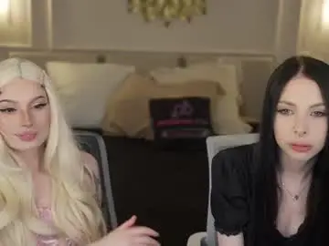 Chaturbate Live Sex Cam of kira0541