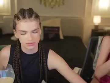 Chaturbate Live Sex Cam of kira0541