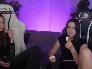 Chaturbate Live Sex Cam of kira0541