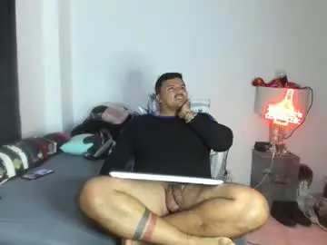 Chaturbate Sex Cam of pikoro_gomez