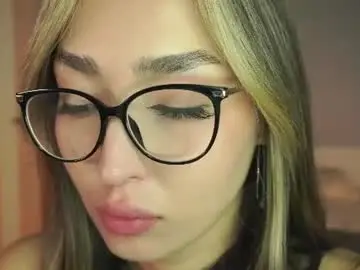 Chaturbate Watch Live Sex Cams of kira_404