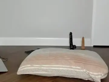 Chaturbate Live Sex Cam of bigtroublelittlechina