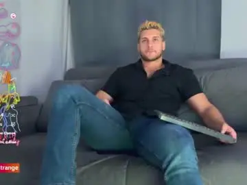 Chaturbate Adult Video Chat of apolo_strange
