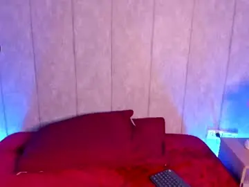 Chaturbate Live Sex Cam of lia_crystal