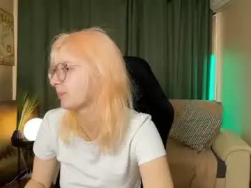 Chaturbate Live Sex Cam of lily_spark_