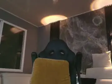 Chaturbate Sex Cam of camiloalvarezzz3
