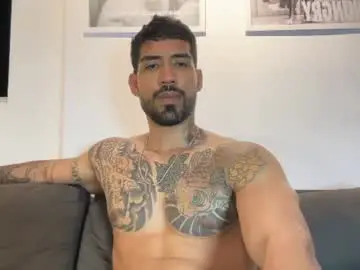 Chaturbate Live Sex Cam of myke_esthetic