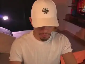 Chaturbate Watch Live Sex Cams of aaronfox_