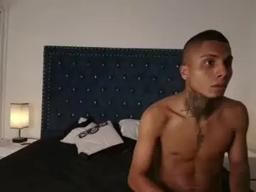 Chaturbate Nude Webcam of damian_and_roxanne