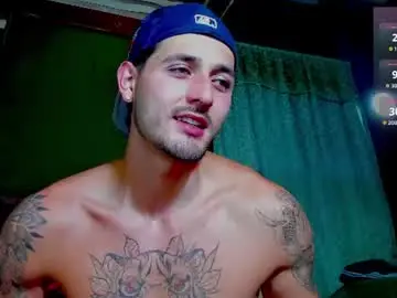 Chaturbate Live Sex Cam of alejo_323__
