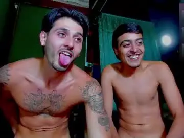 Chaturbate Live Sex Cam of alejo_323__