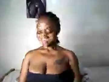 Chaturbate Sex Cam of bigassmello_