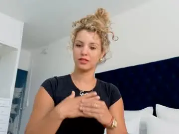 Chaturbate Free Porn Cam of theislandgirl