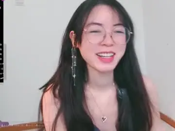 Chaturbate Free Live Porn of happyluckyrose