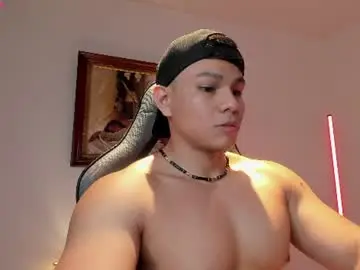 Chaturbate Live Sex Cam of roy__constance