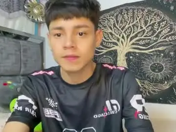 Chaturbate Best live sex cam show of andy_belier