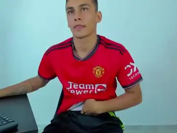 Chaturbate Live Sex Cam of max_wild01