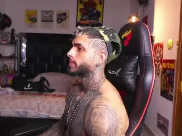 Chaturbate Nude Webcam of logan_hugh8