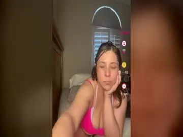 Chaturbate Live Sex Cam of drippykitty888