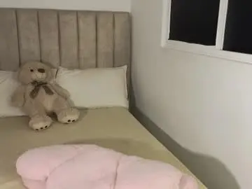 Chaturbate Live Sex Cam of cielo_18d