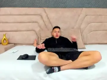 Chaturbate Best live sex cam show of thiagos19