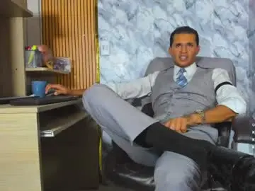 Chaturbate Sex Cam of hiddenoffice