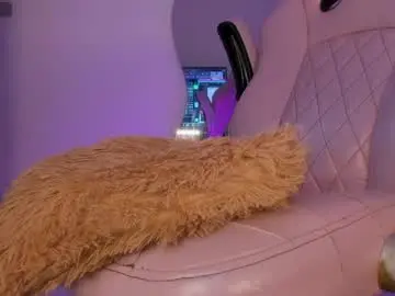 Chaturbate Best live sex cam show of mia_royal