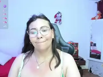 Chaturbate Watch Live Sex Cams of esmeralda_milf1